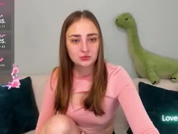 Hazevee  live sex cam