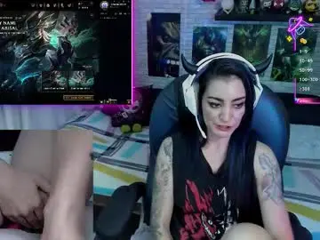 Mature_gamer  live sex cam
