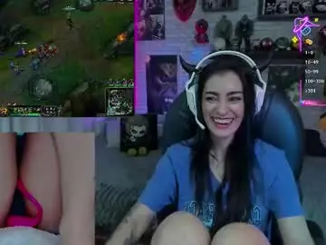 Mature_gamer  live sex cam