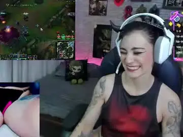 Mature_gamer  live sex cam