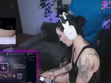Mature_gamer  live sex cam