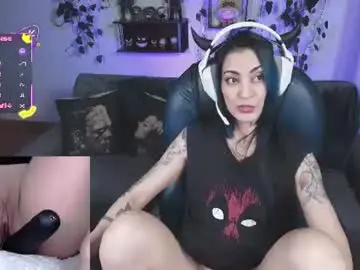 Mature_gamer  live sex cam