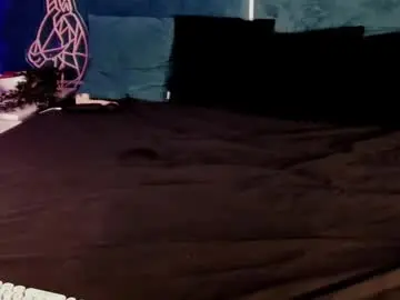 Sopyluxen  live sex cam