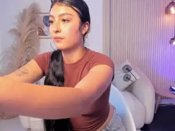 Bella_rochee  live sex cam