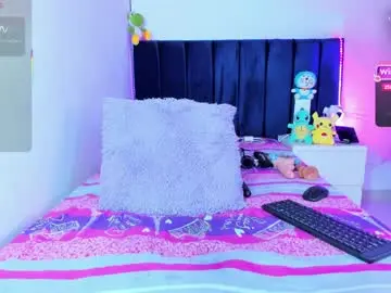 Blonde_hot_7  live sex cam