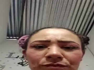 Emeril_lia  live sex cam
