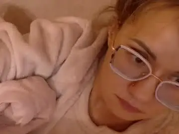 Flowercandydoll  live sex cam