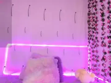 Kedza_18  live sex cam