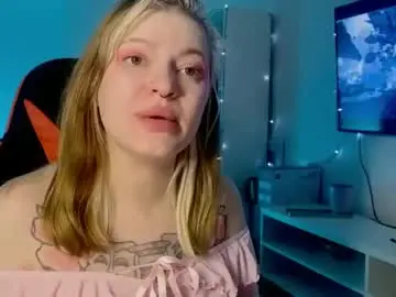 Mia_kamp  live sex cam