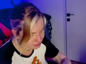 Mia_kamp  live sex cam