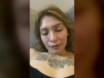 Evyei  live sex cam
