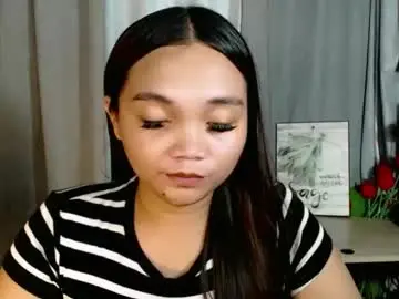 Holy_shine  live sex cam