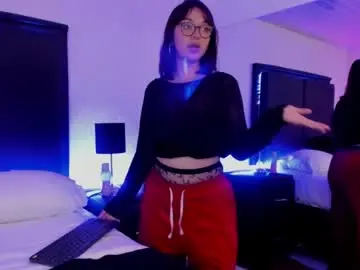 Lilithbluum  live sex cam