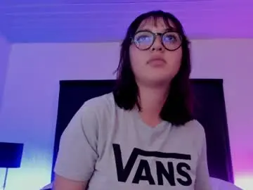 Lilithbluum  live sex cam