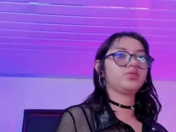 Lilithbluum  live sex cam