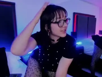 Lilithbluum  live sex cam