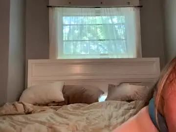 Petitegirluvsdick  live sex cam
