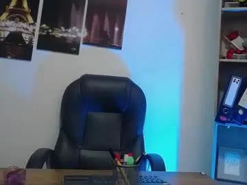 Babyyglow  live sex cam