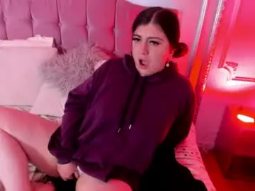 Cloelarson  live sex cam