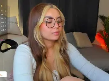 Dakottaa__  live sex cam