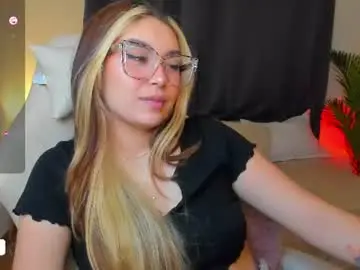 Dakottaa__  live sex cam