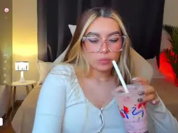 Dakottaa__  live sex cam