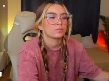 Dakottaa__  live sex cam