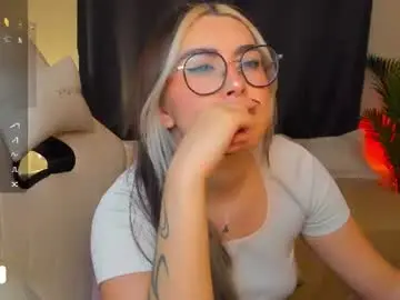 Dakottaa__  live sex cam