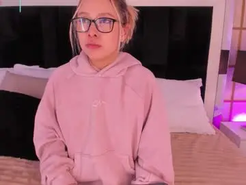 Gretavelvet  live sex cam