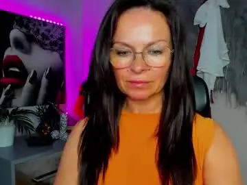 Helen_79  live sex cam