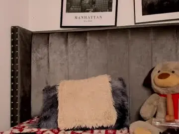 Iris_owens  live sex cam