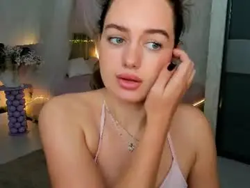 Miraclecurly  live sex cam