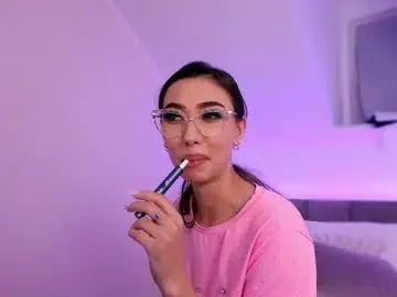 Shy_eveline  live sex cam