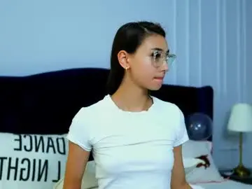 Shy_eveline  live sex cam