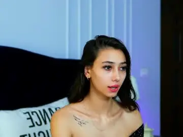 Shy_eveline  live sex cam
