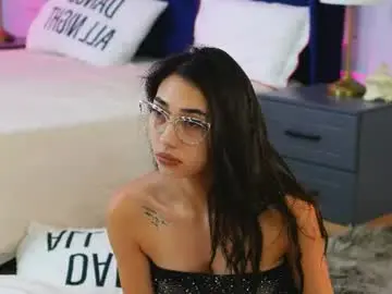 Shy_eveline  live sex cam