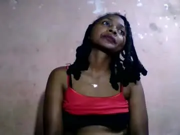 Emilienne96  live sex cam