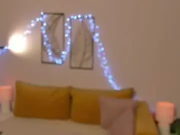 Haileyfoxy  live sex cam