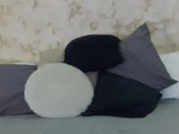 Missnaomibelle  live sex cam