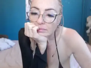 Nadinnnea  live sex cam