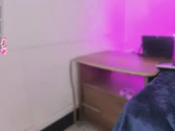 Sophiee_smith  live sex cam