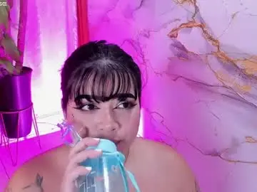 Trixxiee_  live sex cam