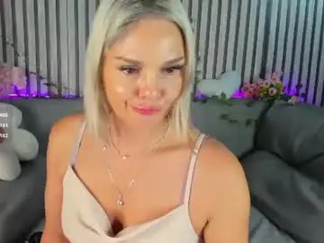 Betty_brock  live sex cam