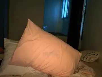 Blondedolltia  live sex cam