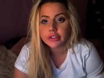 Blondedolltia  live sex cam