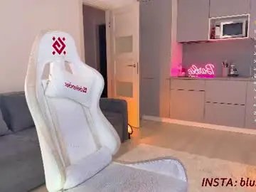 Blush_mikki  live sex cam
