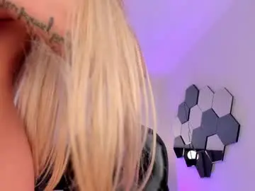 Lexiewayne  live sex cam