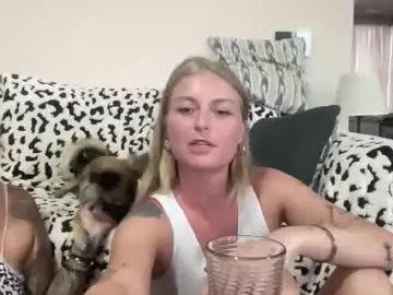 Sofienextdoor  live sex cam