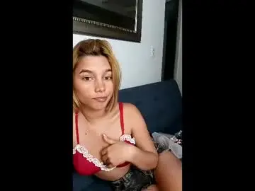 Yennileon  live sex cam