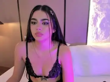 Elara_bloom_  live sex cam